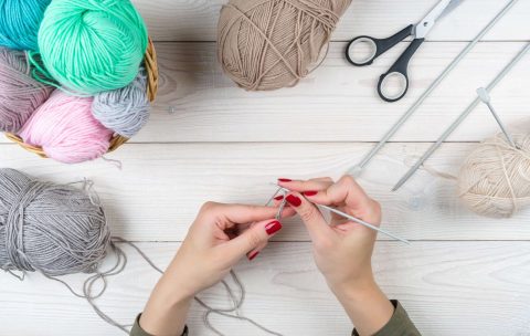 knitting-woman-hands-hand-crochet_50-2